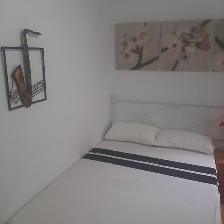 Alquiler Habitacion- Descanso Sabadell - Bano Compartido Bagian luar foto