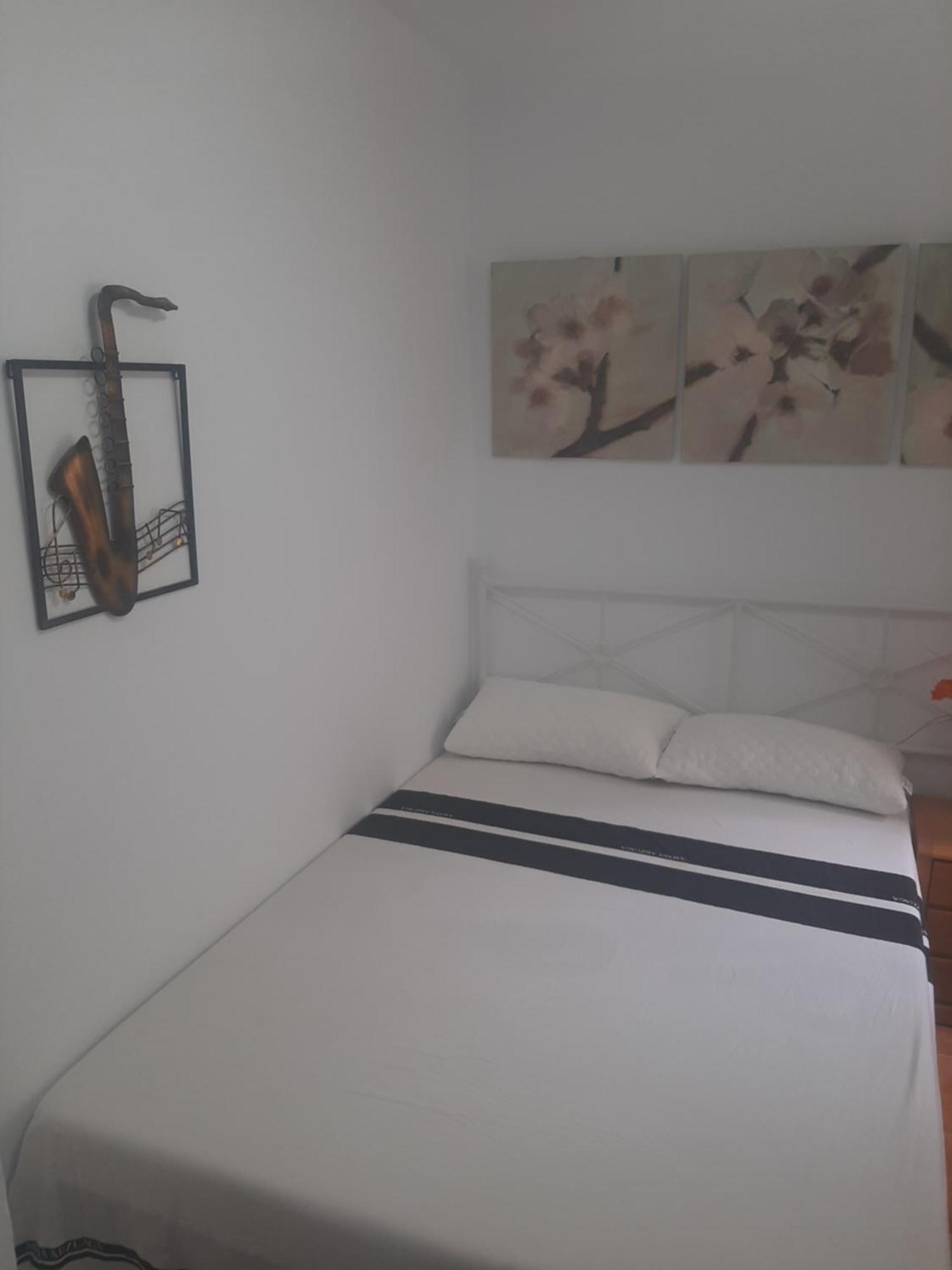 Alquiler Habitacion- Descanso Sabadell - Bano Compartido Bagian luar foto